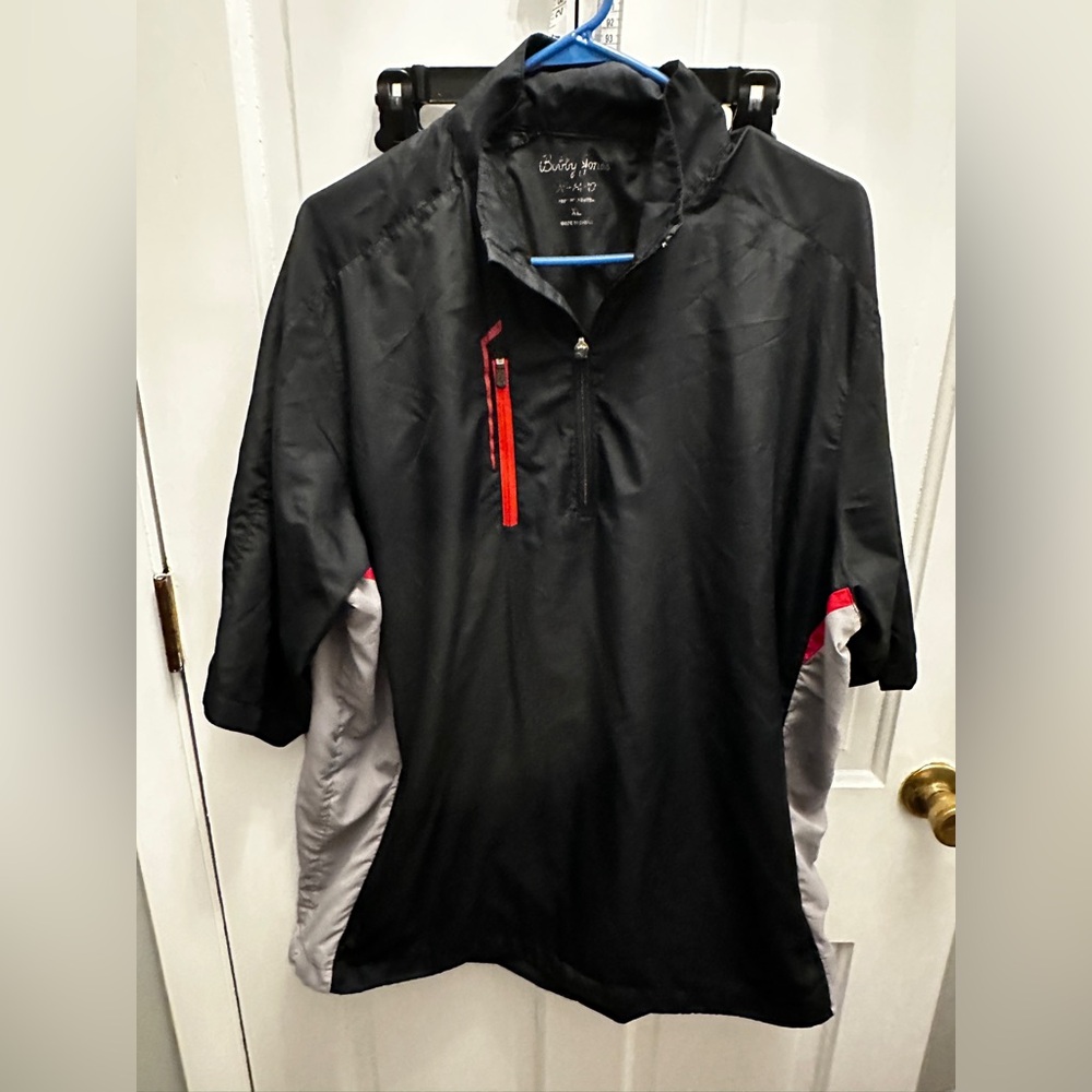 Bobby Jones X - H2O lightweight quarter sleeve 1/4 zip pullover.